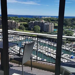 studio-face-mer-mandelieu-pres-de-cannes.fr-provencehotel.com/